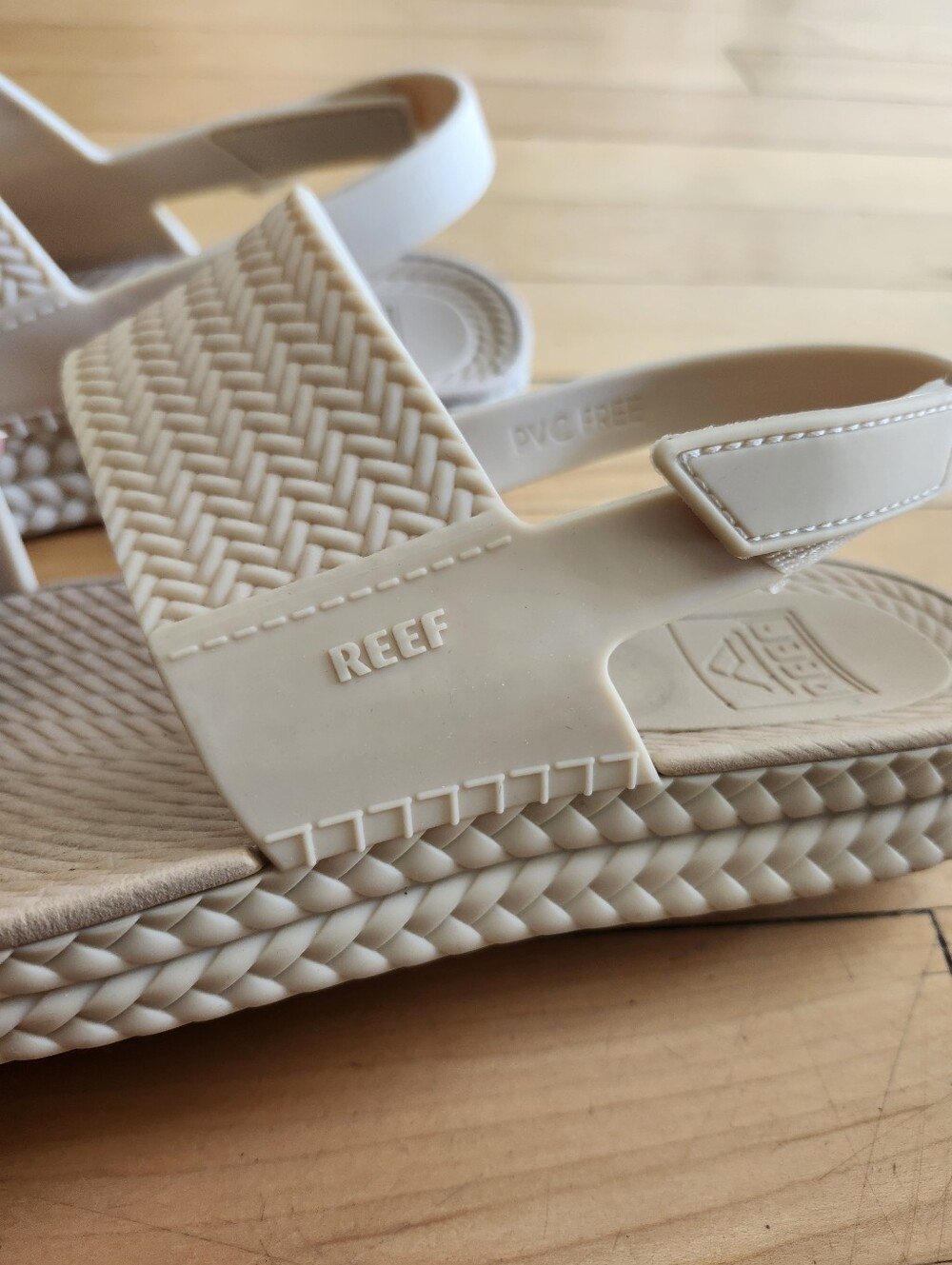 Reef Water Vista Women's Water-Friendly Sandals, Size 9, Vintage Oasis/ Cream - Picture 5 of 9